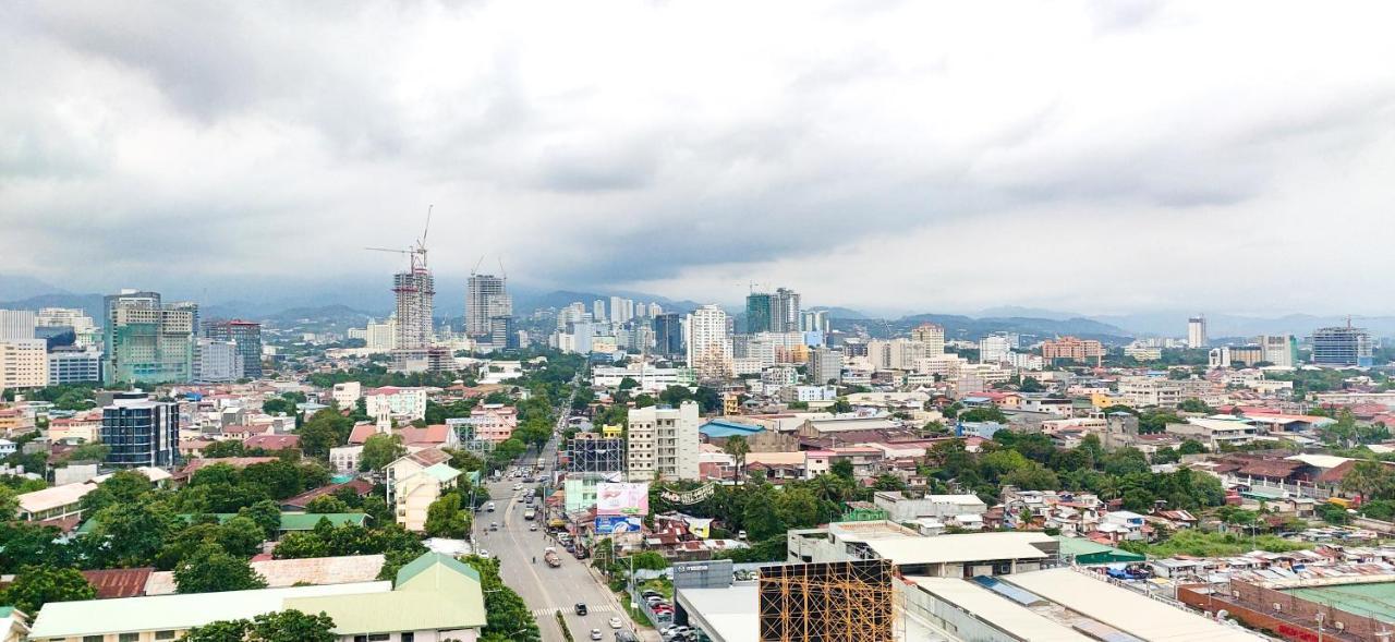 Sunvida Tower Stays Across Sm City Cebu Exteriör bild