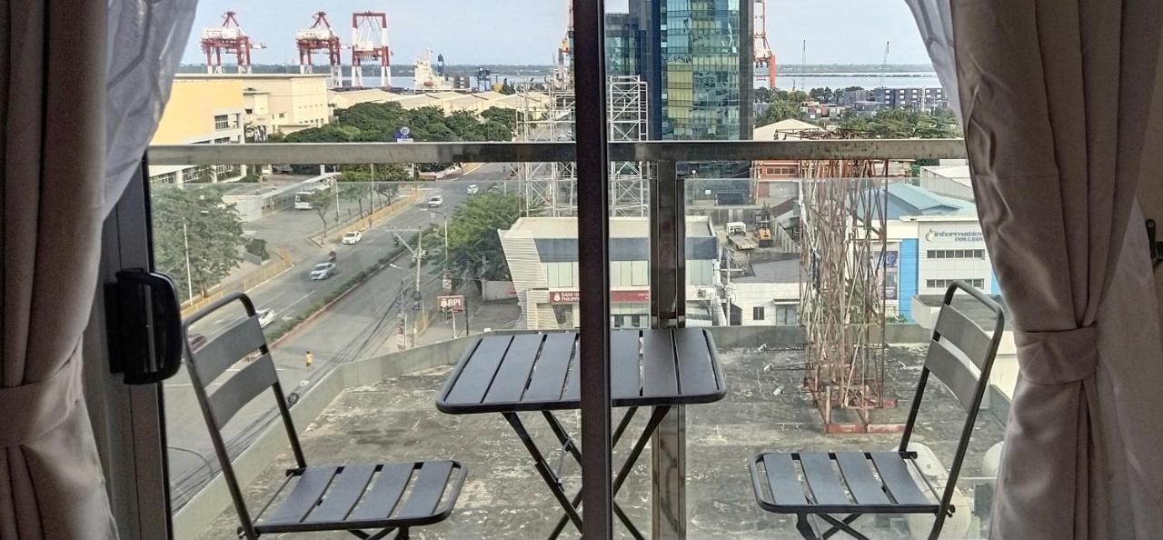 Sunvida Tower Stays Across Sm City Cebu Exteriör bild