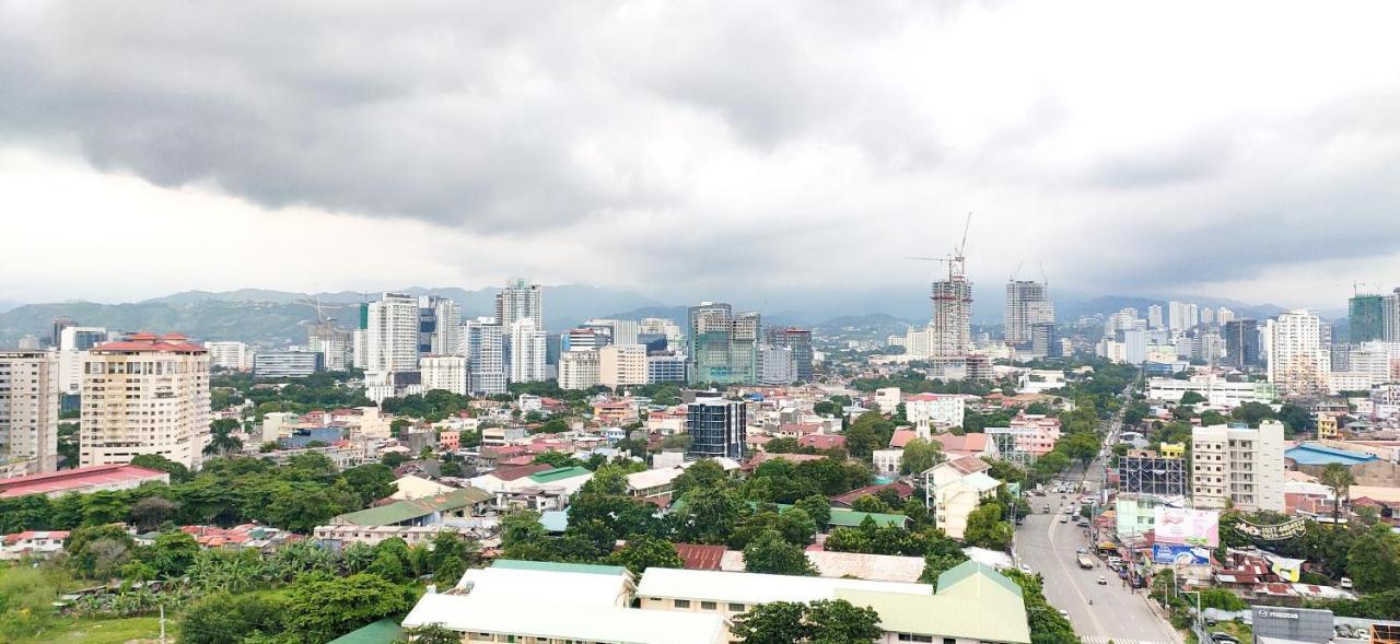Sunvida Tower Stays Across Sm City Cebu Exteriör bild