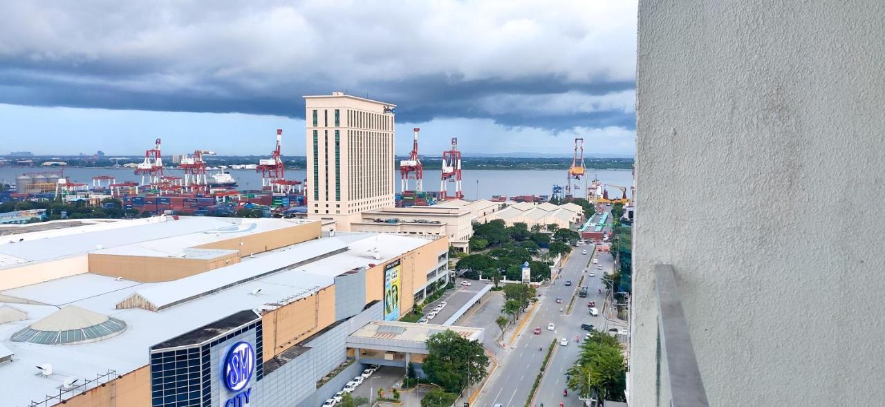 Sunvida Tower Stays Across Sm City Cebu Exteriör bild